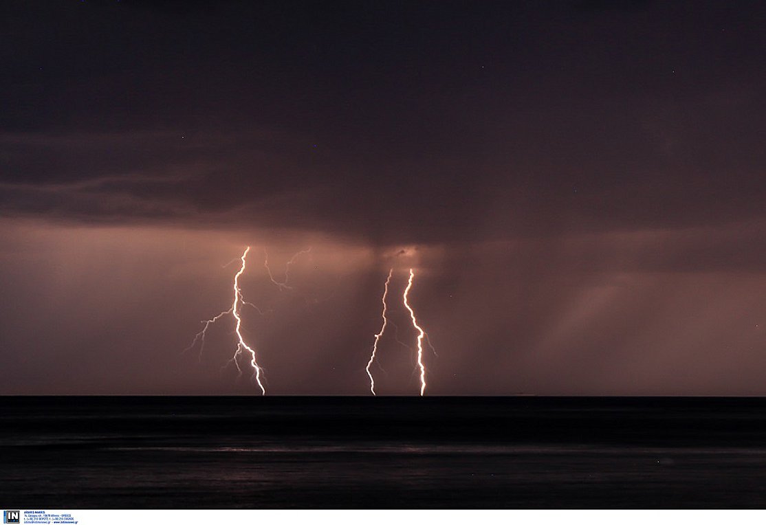 «Σαρώνει» η κακοκαιρία-Έκλεισαν δρόμοι στην Πιερία