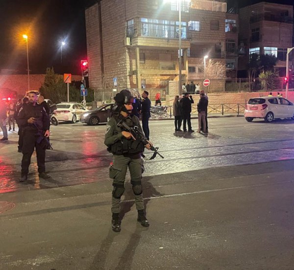 ΥΠΕΞ: Η Ελλάδα καταδικάζει απερίφραστα τη «φρικτή επίθεση» σε συναγωγή της Ιερουσαλήμ