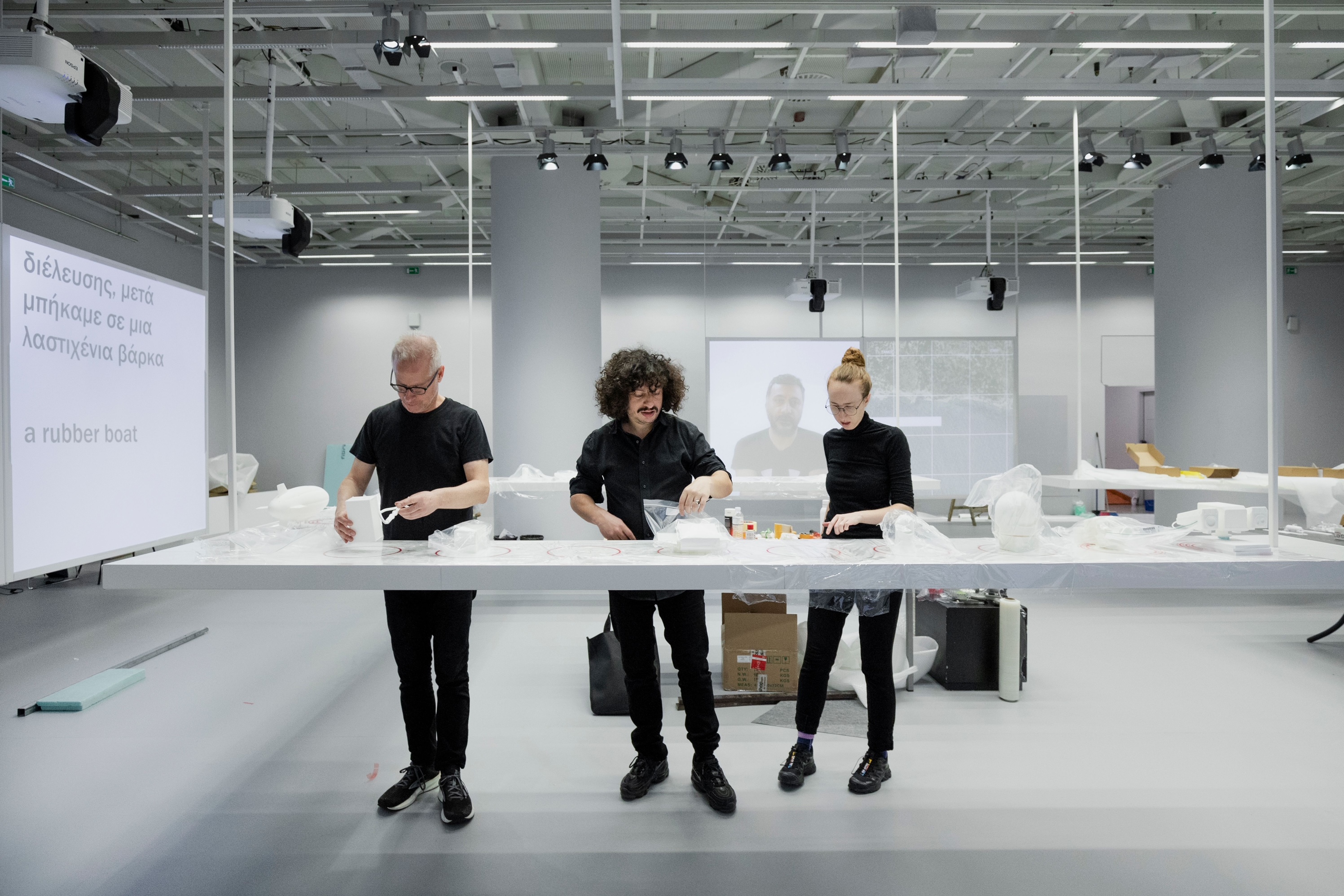 Ξενάγηση από τους επιμελητές Farzin Lotfi-Jam και Mark Wasiuta