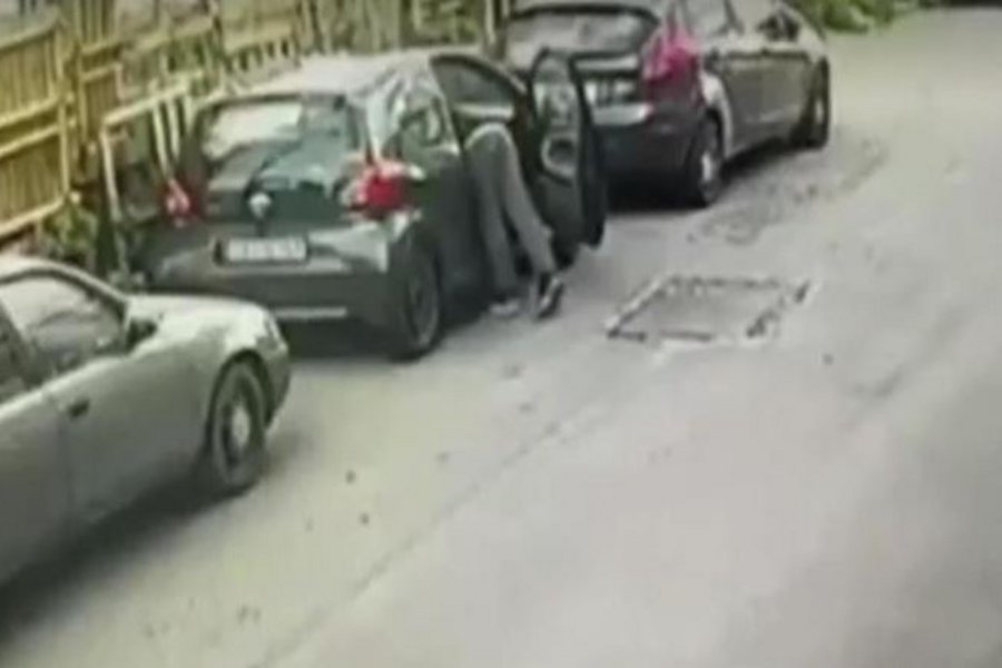 Βίντεο ντοκουμέντο από διάρρηξη σε αυτοκίνητο μέρα - μεσημέρι στην Ιερά Οδό

