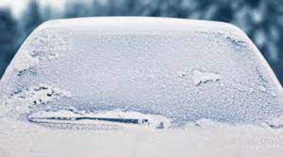 Πώς να απομακρύνετε τον πάγο από τα τζάμια του αυτοκινήτου σας 