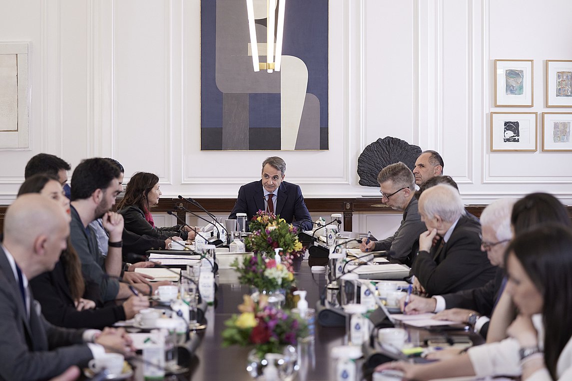 Σε αναμονή οι καλλιτέχνες μετά τη συνάντηση στο Μέγαρο Μαξίμου