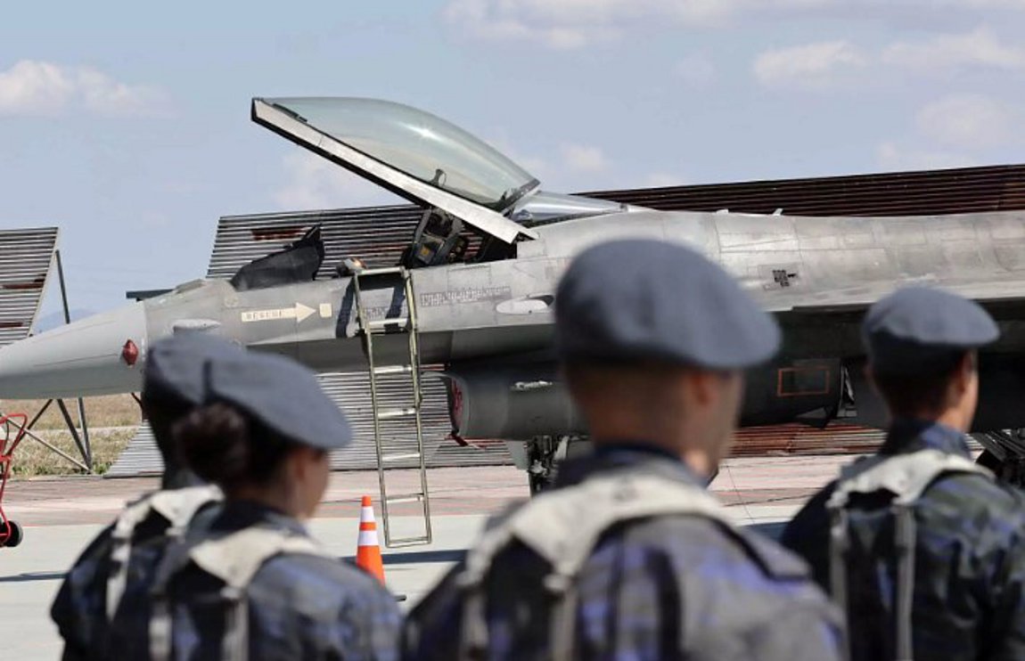 Σοκ στην Πολεμική Αεροπορία: Υποσμηναγός πέθανε ξαφνικά στη βάση της Ελευσίνας