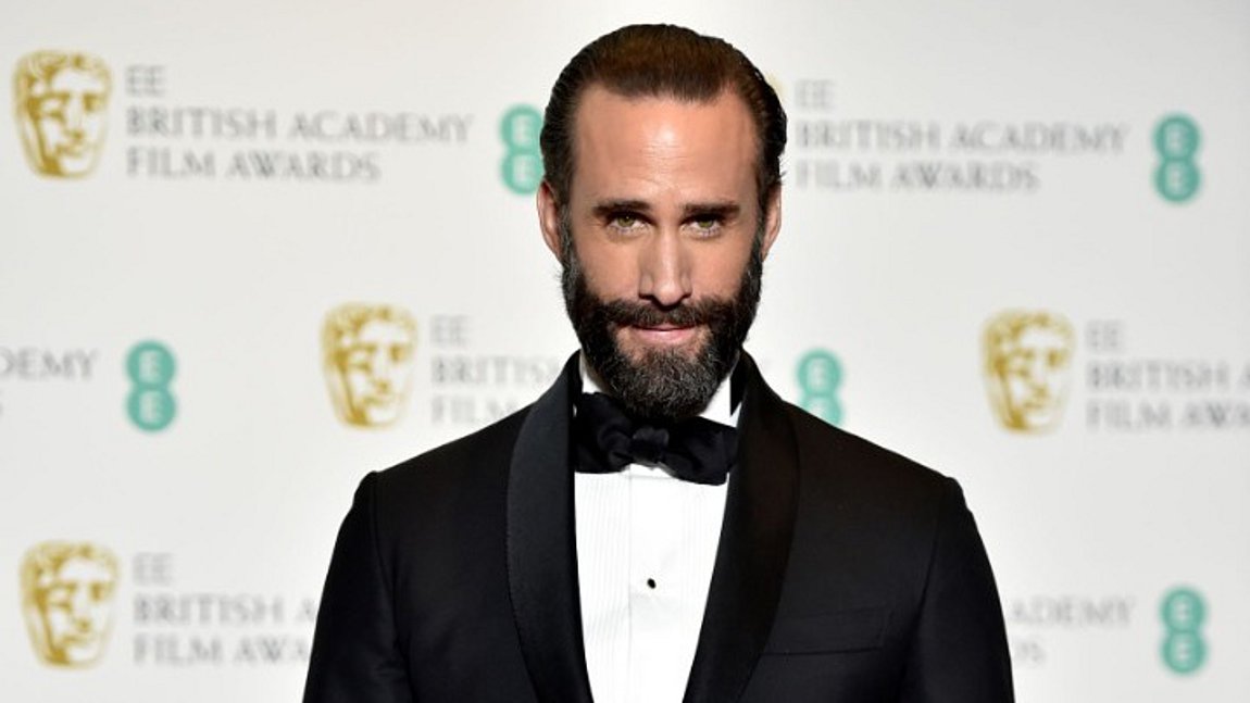 Ο Τζόζεφ Φάινς στον ρόλο του προπονητή της Αγγλίας, Γκάρεθ Σάουθγκεϊτ