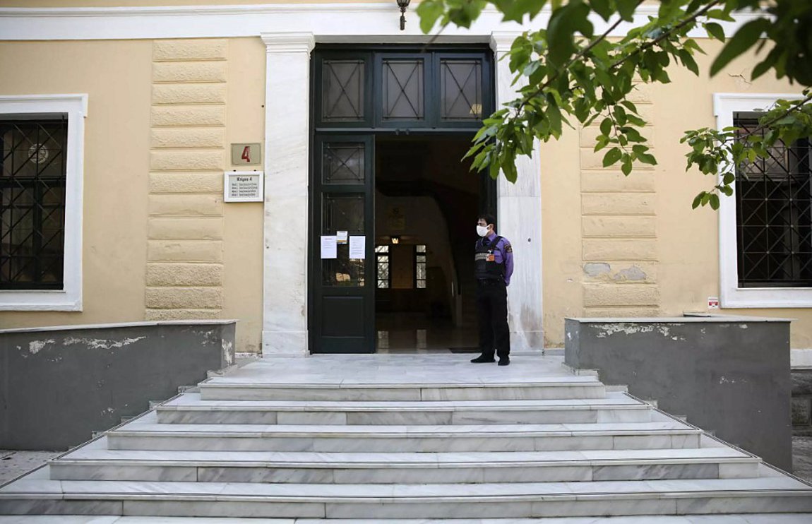 Τηλεφώνημα για βόμβα στην Ευελπίδων