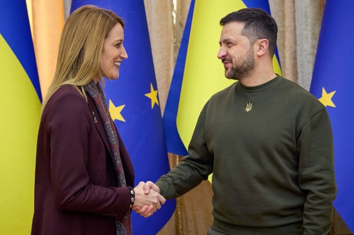 Στην Ουκρανία η Μέτσολα – Συνάντηση με Ζελένσκι