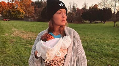 Mom Style: Η Gigi Hadid μάς δείχνει πώς ντύνεται σήμερα μια cool σύγχρονη μαμά