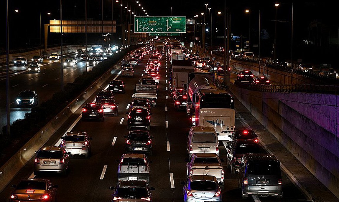 Κίνηση στους δρόμους της Αθήνας: «Έμφραγμα» στον Κηφισό – Πού εντοπίζονται προβλήματα