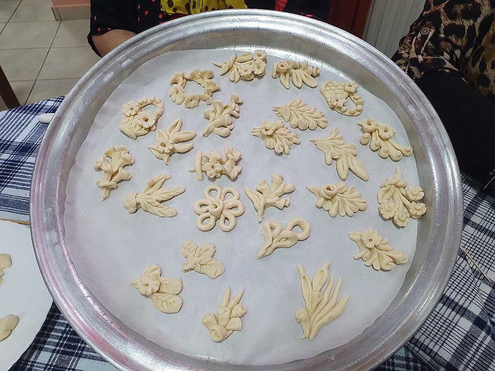 Σέρρες: Οι κουραμπιέδες της Λαμπρής – Έργα τέχνης που τρώγονται