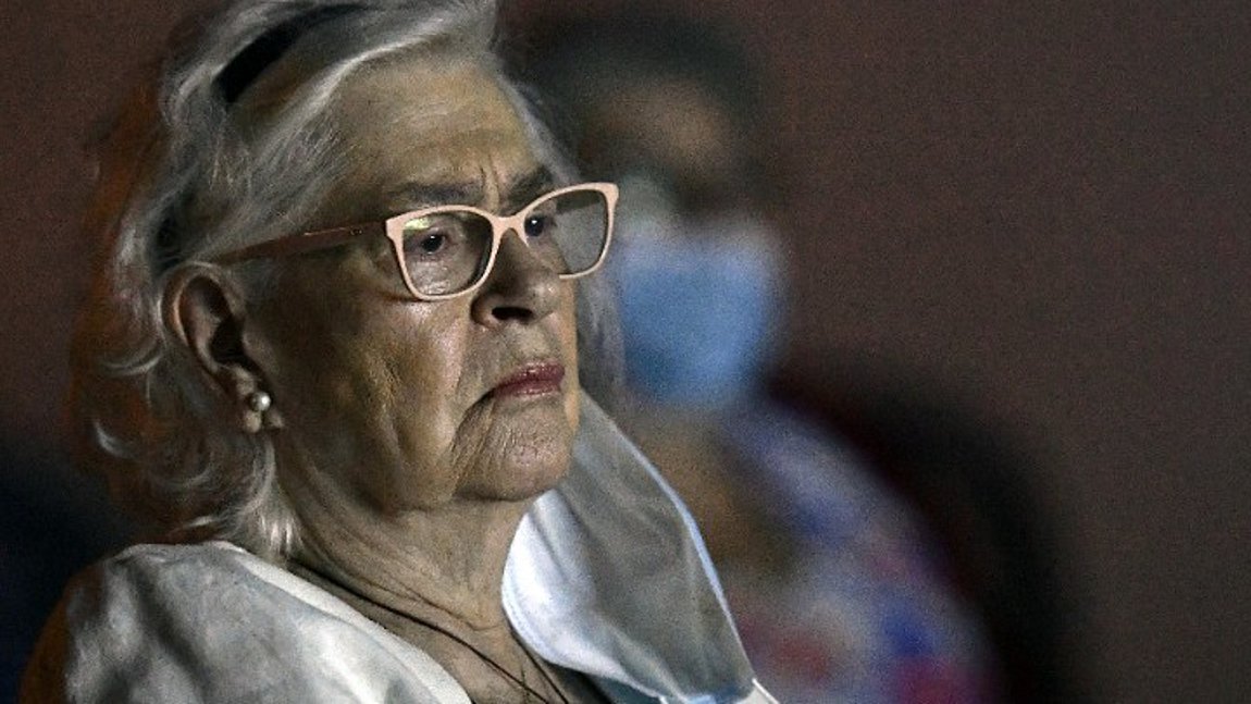 Κατερίνα Χέλμη: Συγκίνηση για το «ύστατο χαίρε» στη σπουδαία ηθοποιό – Βίντεο