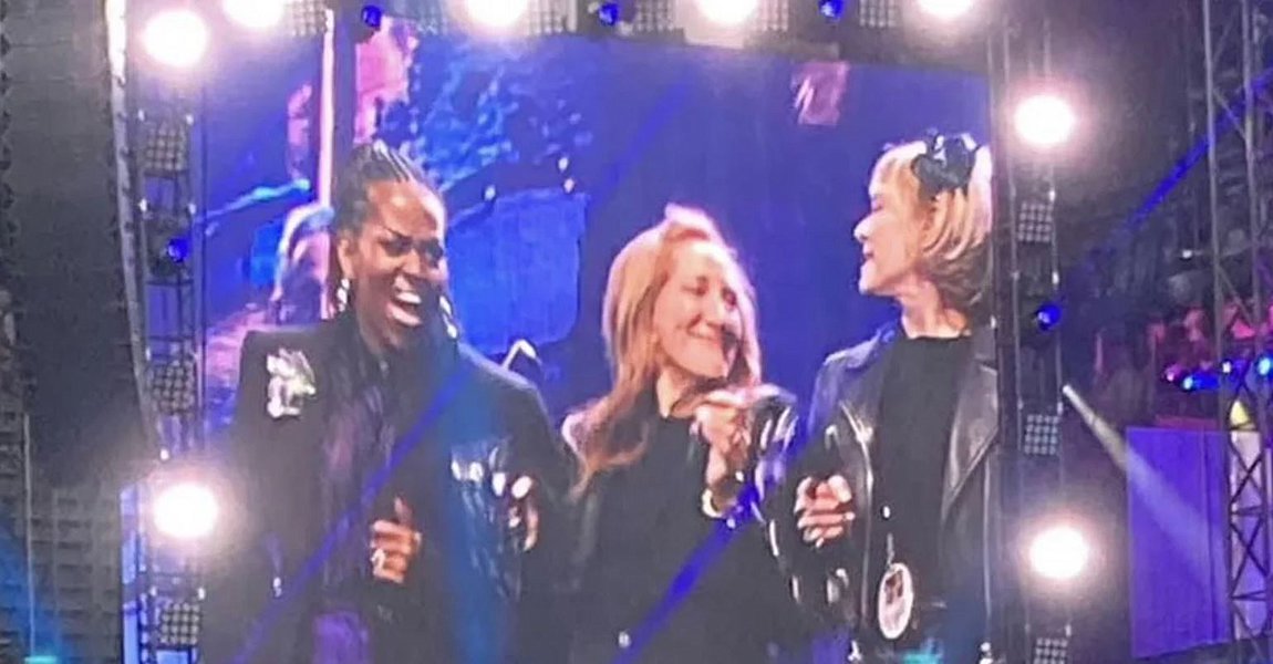 Μισέλ Ομπάμα: Ανέβηκε στη σκηνή κι έκανε φωνητικά σε συναυλία του Μπρους Σπρίνγκστιν στη Βαρκελώνη – BINTEO