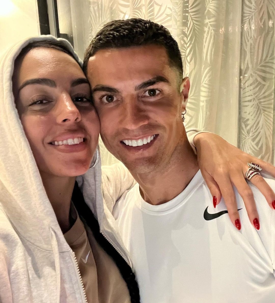 Cristiano Ronaldo Το φιλί στη Georgina Rodriguez που βάζει τέλος στις φήμες χωρισμού ΦΩΤΟ 8893