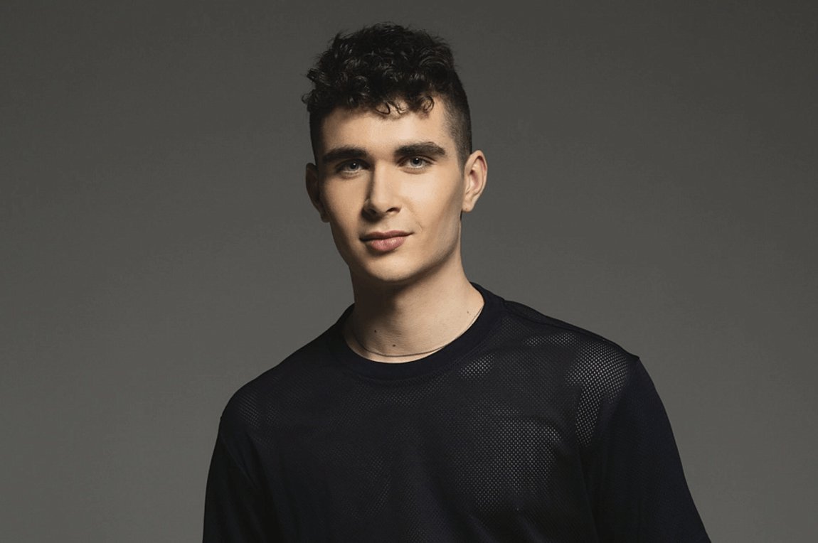 Βίκτωρ Βερνίκος: «Θέλω να εμπνέω τους ανθρώπους να αγαπούν»