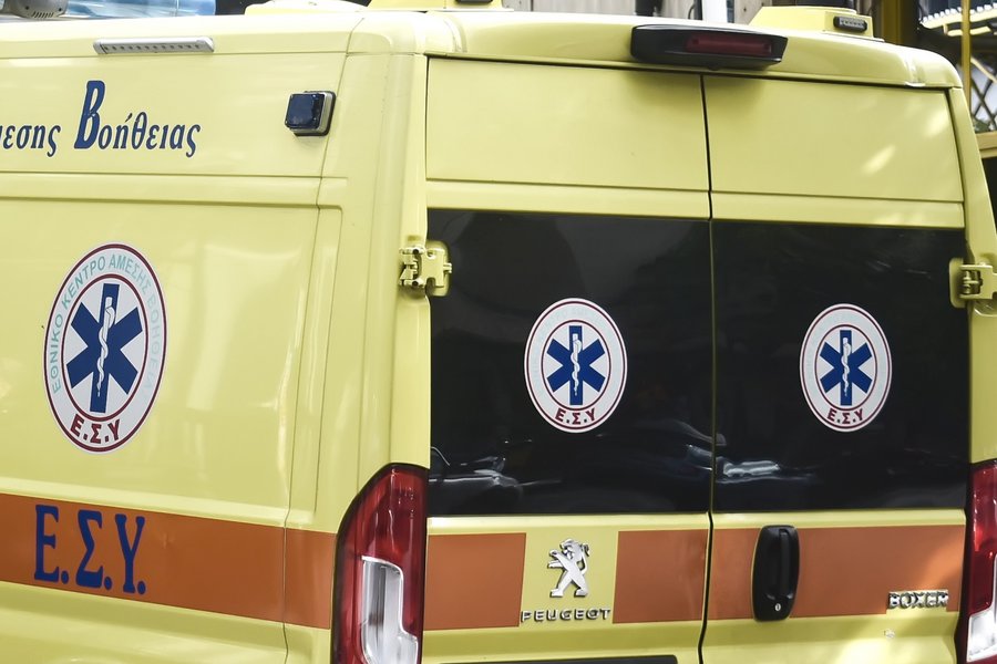 Τροχαίο δυστύχημα στη Λάρισα: 54χρονη ανασύρθηκε νεκρή - Το αυτοκίνητό της προσέκρουσε σε δέντρο
