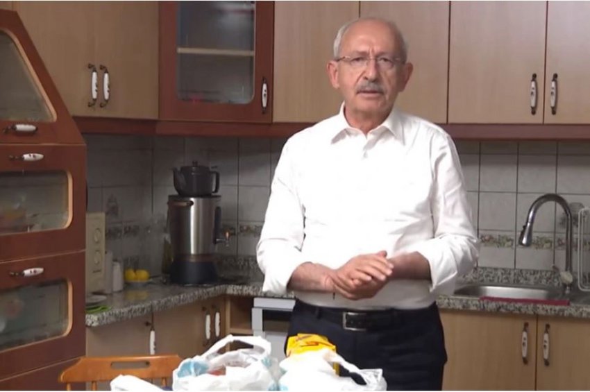 «Πρόκειται για κόλαση»: Νέο βίντεο του Κιλιτσντάρογλου κατά της ακρίβειας από την κουζίνα του σπιτιού του