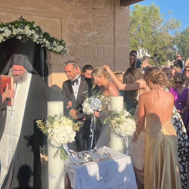 Πάνος Μουζουράκης-Mαριλού Κοζάρη: Οι πρώτες φωτογραφίες από τον γάμο τους