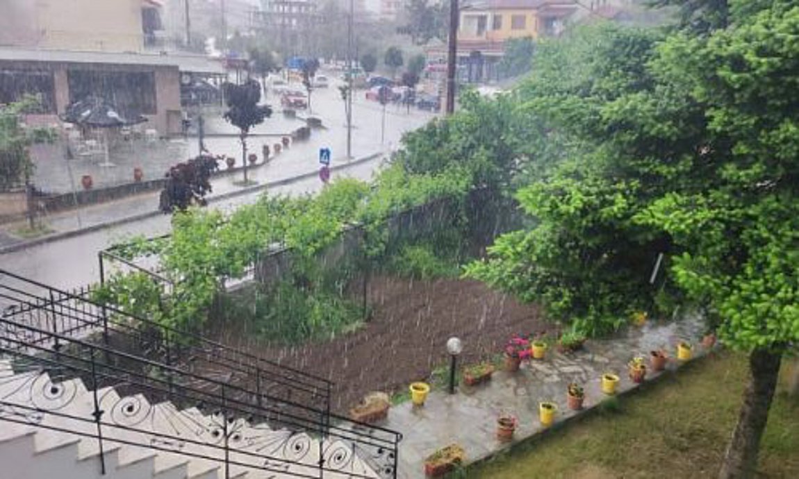 Ιωάννινα: Ισχυρή καταιγίδα και χαλάζι
