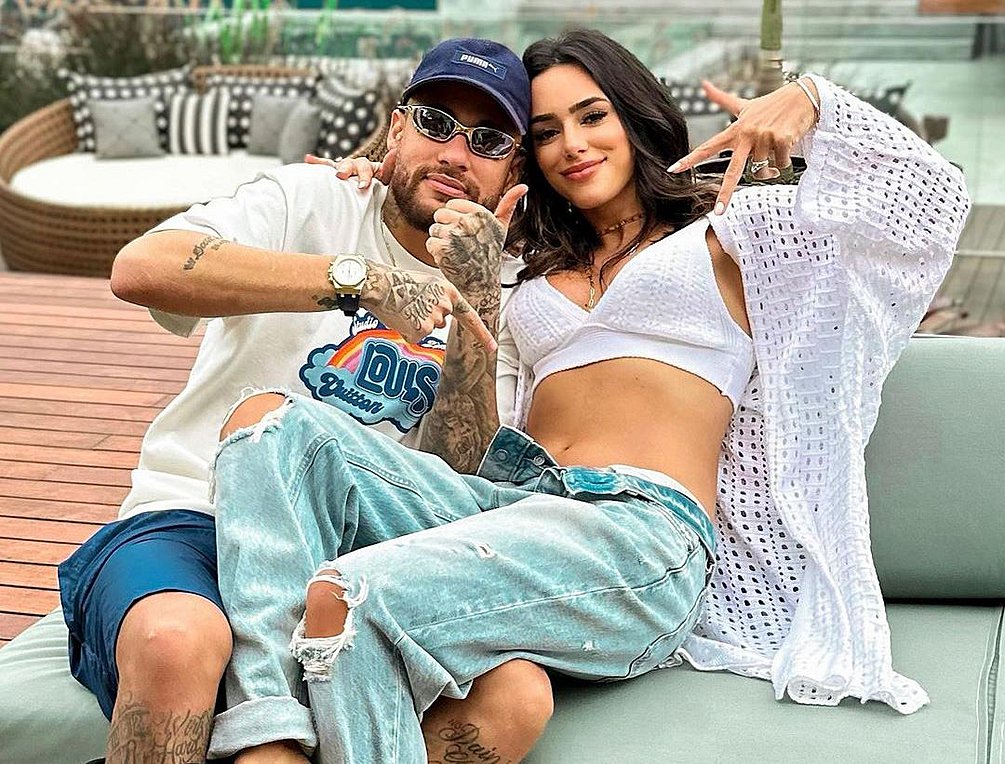 Neymar: Στη Μύκονο η έγκυος σύντροφός του