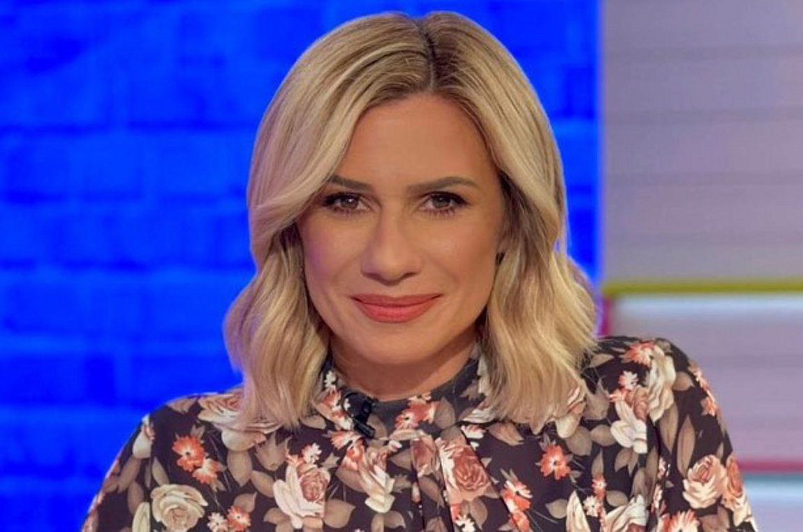 Κατερίνα Καραβάτου: Απαθανατίζει την κόρη της – «Τελευταία μέρα στο δημοτικό».