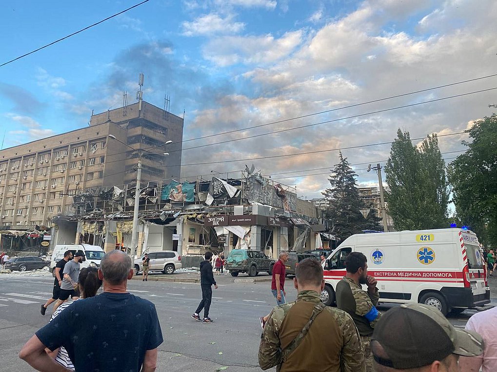 Ουκρανία: Βομβαρδισμός εστιατορίου στην πόλη Κραματόρσκ – Αναφορές για θύματα