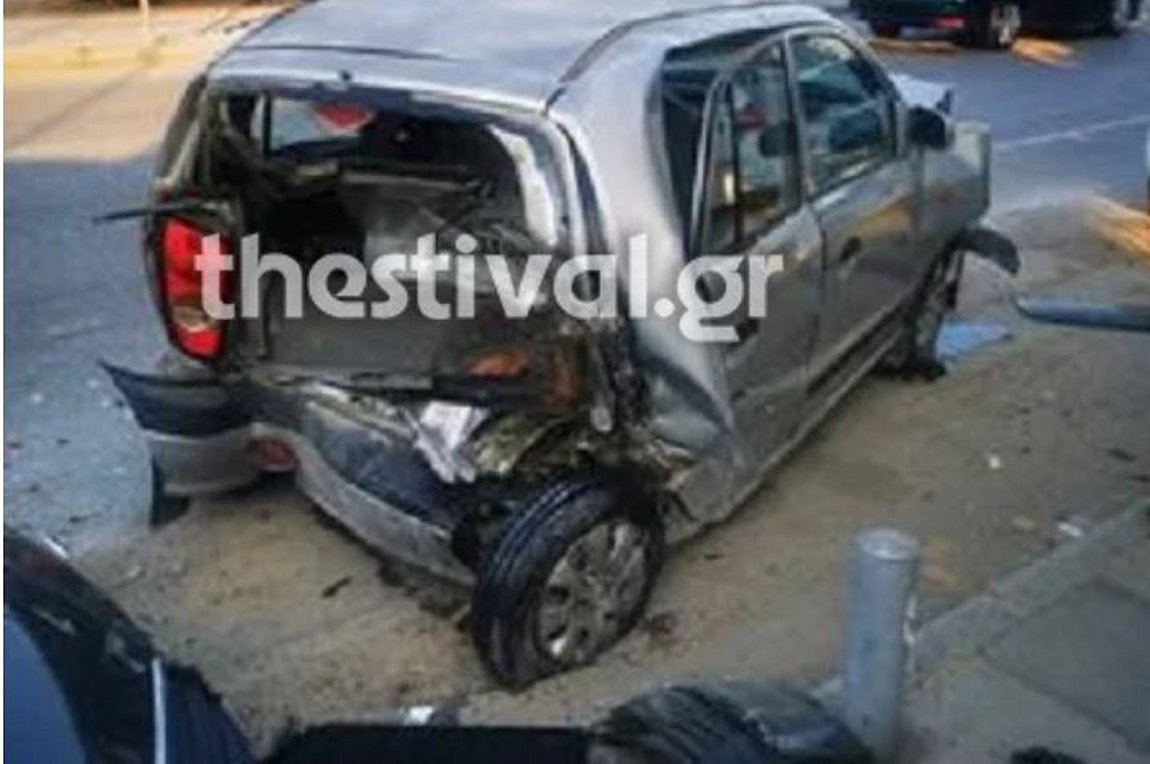 Θεσσαλονίκη: Λεωφορείο παρέσυρε σταθμευμένα αυτοκίνητα – ΕΙΚΟΝΕΣ