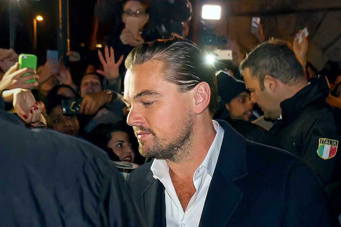 Leonardo DiCaprio: Με μυστηριώδη συνοδό στα Χάμπτονς – Συνεχίζει τις διακοπές του