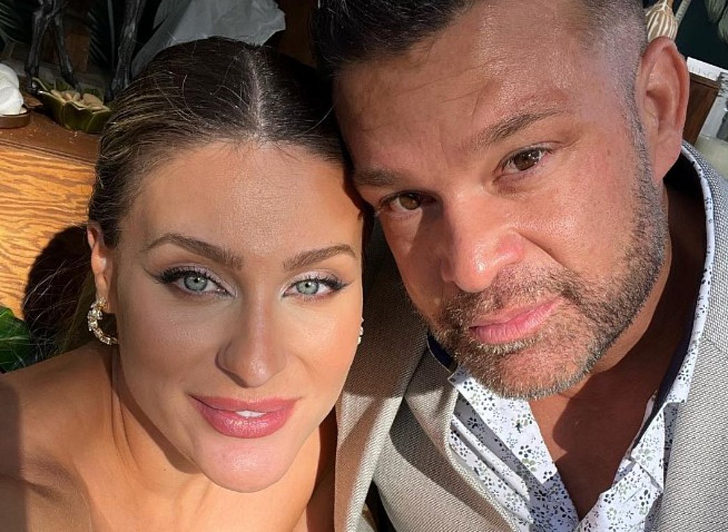 Κώστας Σόμμερ: Ανέβασε τις πιο τρυφερές φωτογραφίες με τη σύζυγο και τα παιδιά τους