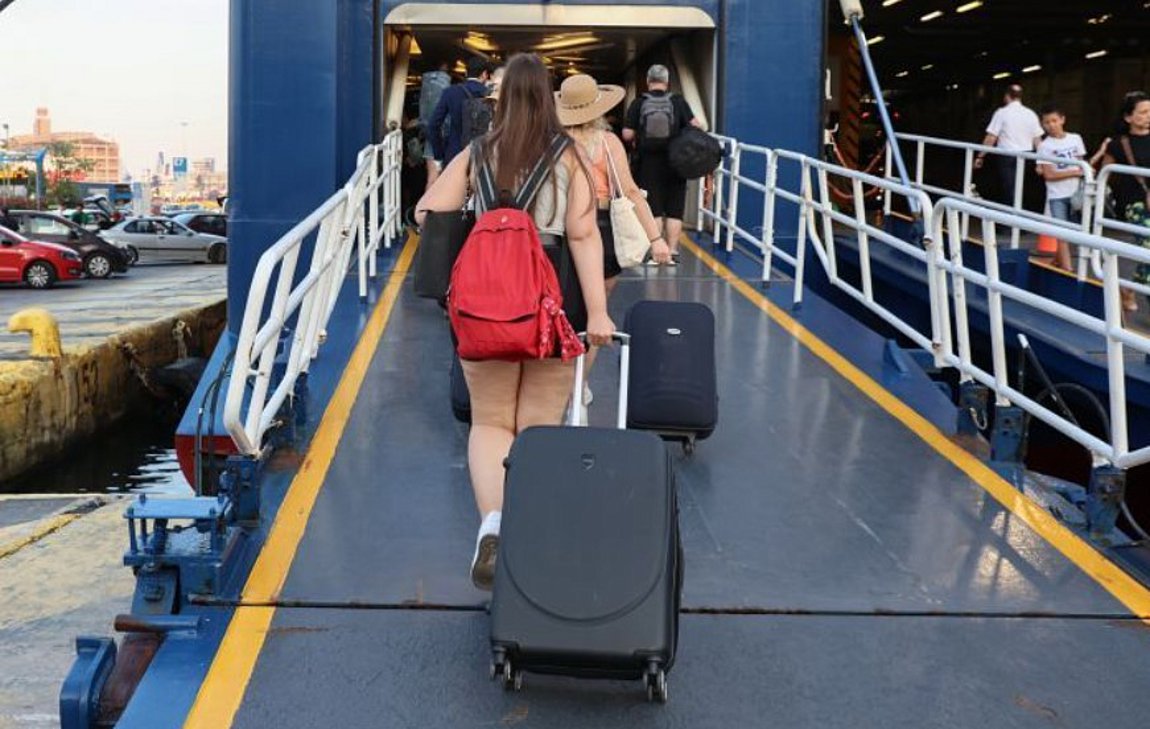 «Οι ακτοπλόοι υποσχέθηκαν μειωμένα πακέτα στα ναύλα» – Τι δήλωσαν Σκέρτσος, Βαρβιτσιώτης – ΒΙΝΤΕΟ