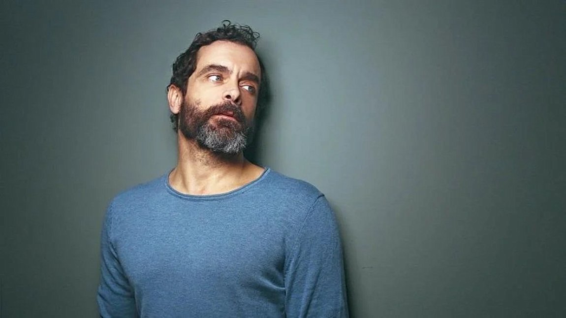 Κωνσταντίνος Μαρκουλάκης – Έρση Ξενάκη: Περήφανοι γονείς στην αποφοίτηση του γιου τους – ΦΩΤΟ