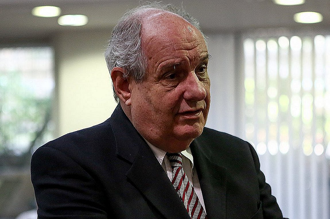 Τέρενς Κουίκ: Η Κύπρος κείται ή όχι μακράν;