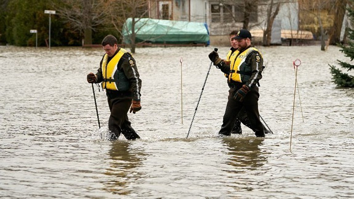 Δύο νεκροί και δύο αγνοούμενοι μετά τις πλημμύρες στον Καναδά