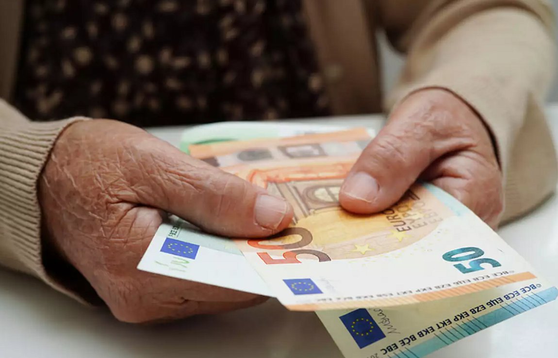 Έρχεται αύξηση των συντάξεων – Ποιοι τη δικαιούνται