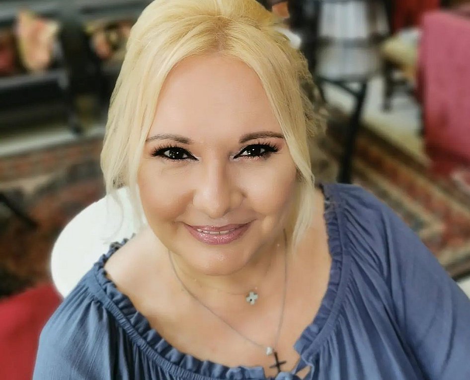 Καίτη Φίνου: Η σπάνια φωτογραφία της σε ηλικία 17 ετών