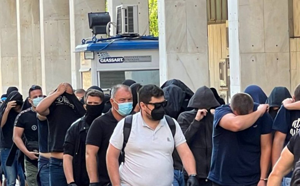 Ν. Φιλαδέλφεια: Προφυλακιστέοι κρίθηκαν 12 Κροάτες και ένας Έλληνας από το  γκρουπ των 40 που οδηγήθηκαν σήμερα ενώπιον Ανακριτών
