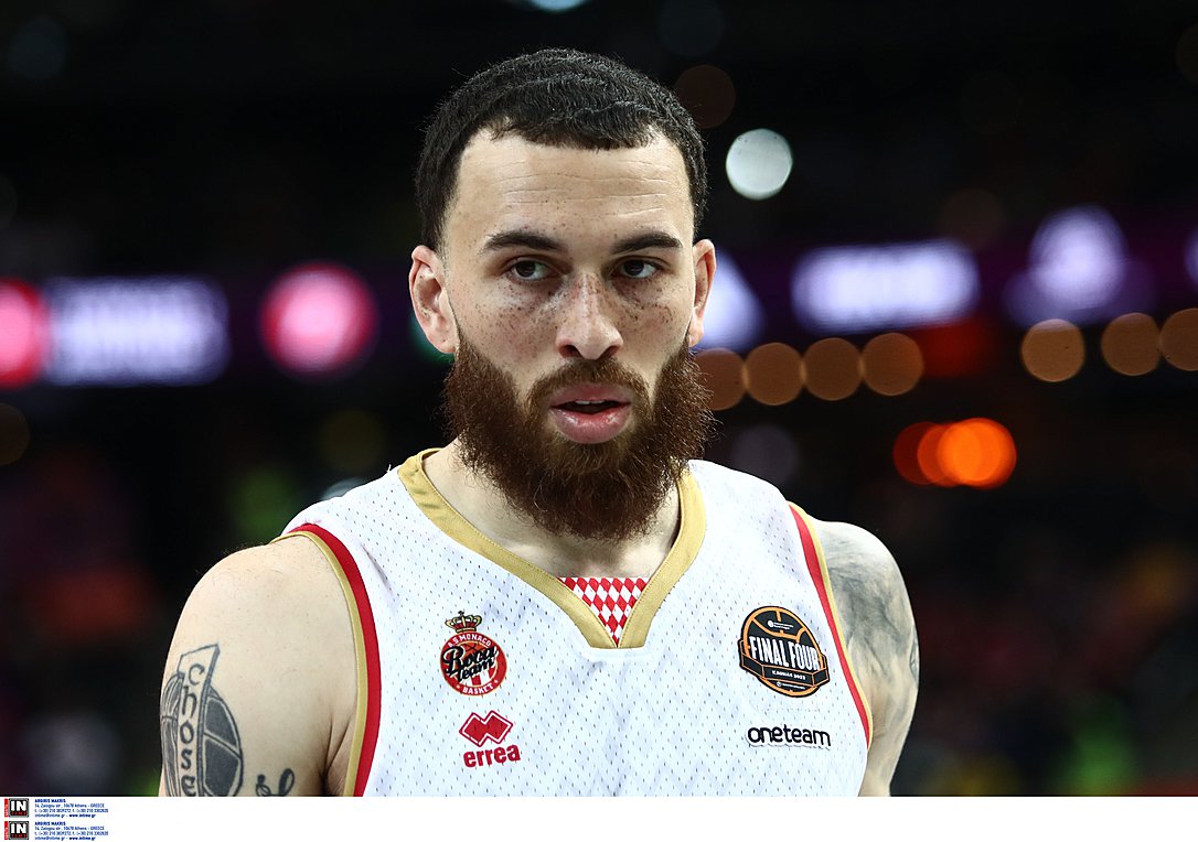 Ραγδαίες εξελίξεις με Μάικ Τζέιμς και Ολυμπιακό