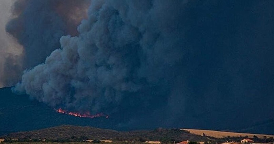 Αλεξανδρούπολη: Ανεξέλεγκτη η φωτιά – Ήχησε το 112 για εκκένωση 9 οικισμών
