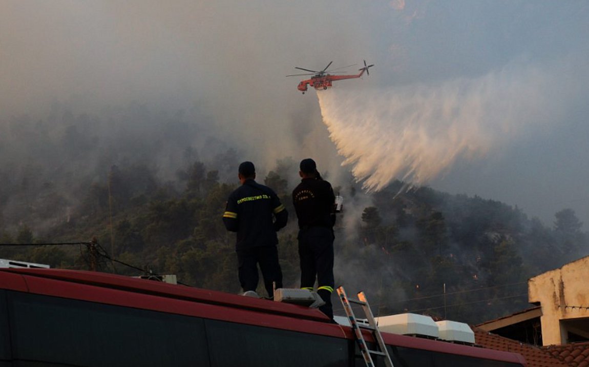 Εύβοια: Αγριεύει η φωτιά στο Κοντοδεσπότι-Μήνυμα από το 112 για εκκένωση
