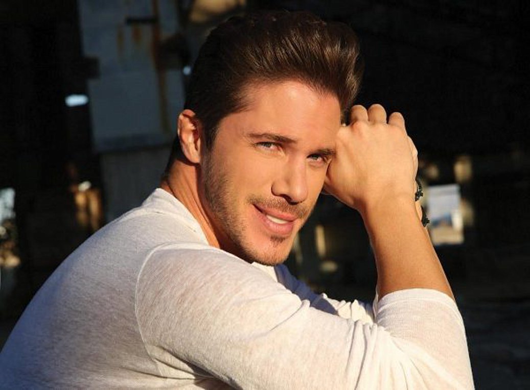 Νίκος Οικονομόπουλος: Έξαλλος με θαυμαστή του – «Μην το κάνεις αυτό, με νευριάζεις»