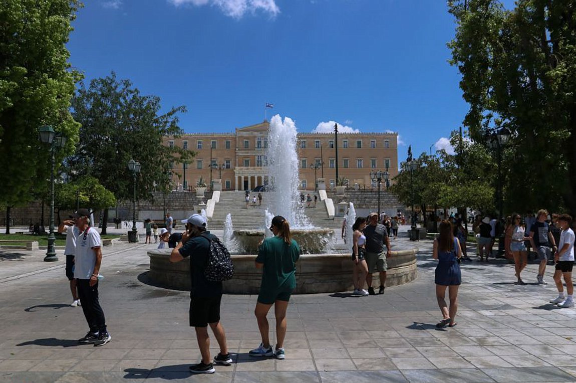 Καιρός: Μικρή πτώση της θερμοκρασίας – Πού θα βρέξει