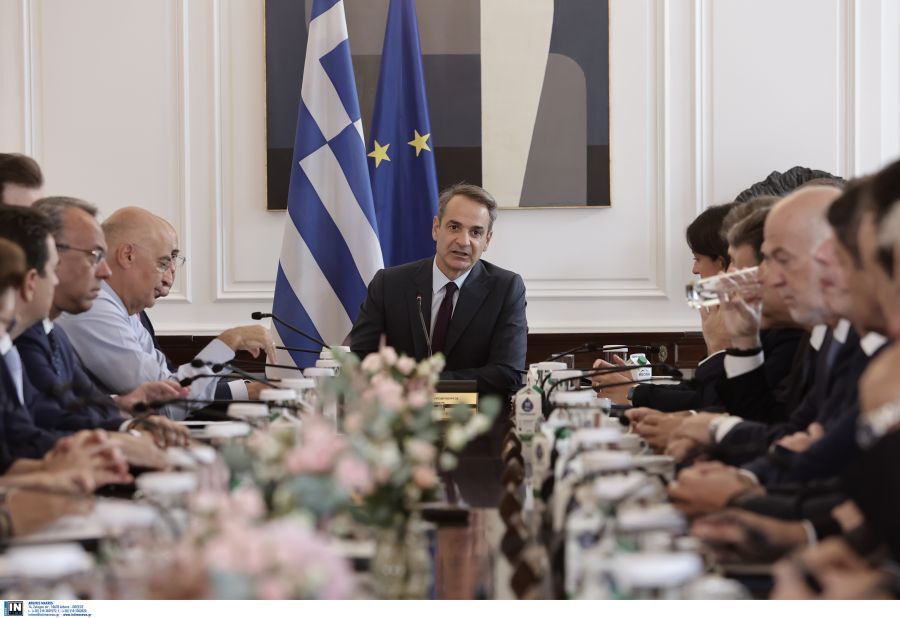 Премиерът Мицотакис подчертава ролята на Гърция в развитието и се обръща към предложените реформи
