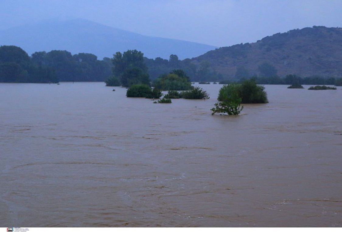 Meteo: Στα κεντρικά και βόρεια τα μεγαλύτερα ύψη βροχής σήμερα