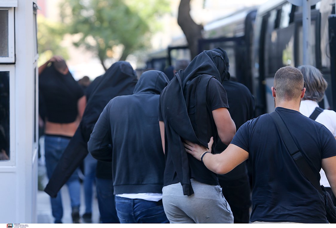 «Θα έρθουν έως 200 χούλιγκανς»