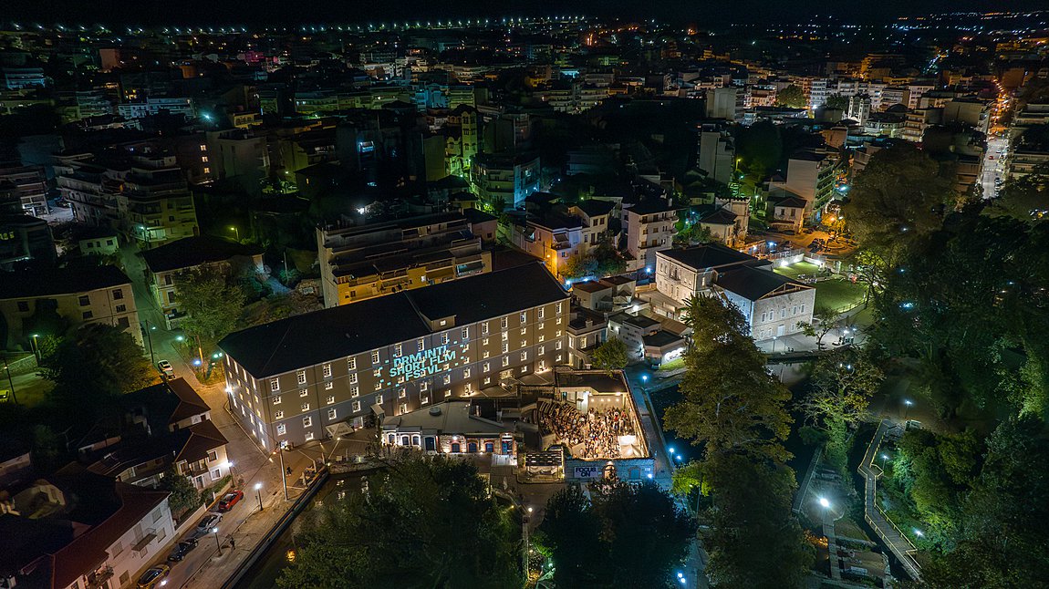 Ανάμεσα στο φως και το σκοτάδι