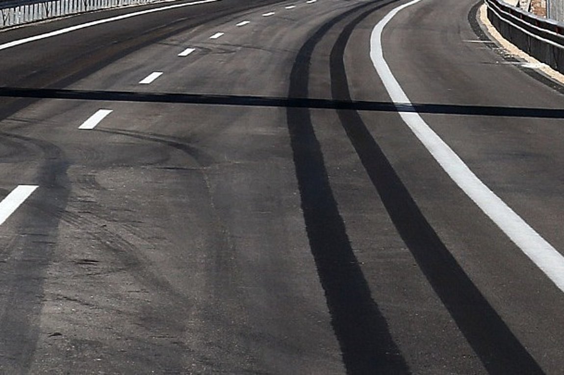 Άνοιξε σήμερα η εθνική οδός και για τα βαρέα οχήματα