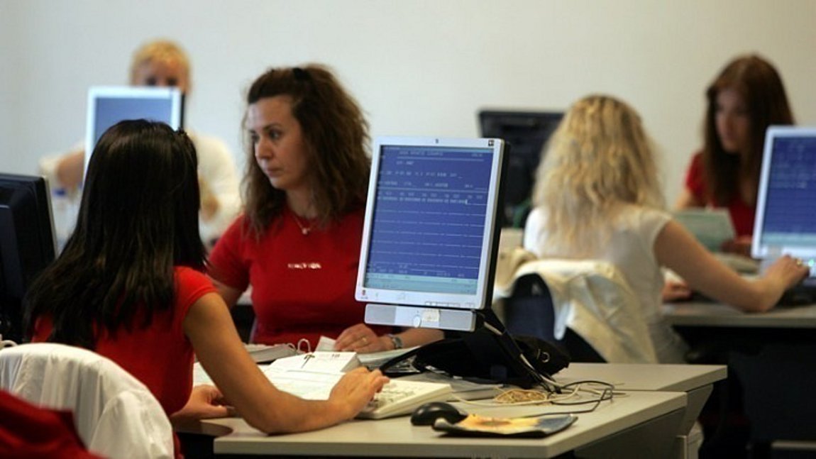 Eurostat: Οι Έλληνες εργάζονται περισσότερες ώρες από τους άλλους Ευρωπαίους