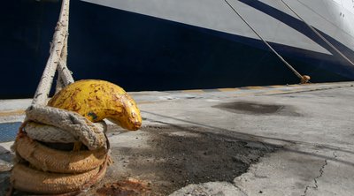 Φολέγανδρος: Πλοίο προσέκρουσε στο λιμάνι - Πέντε τραυματίες