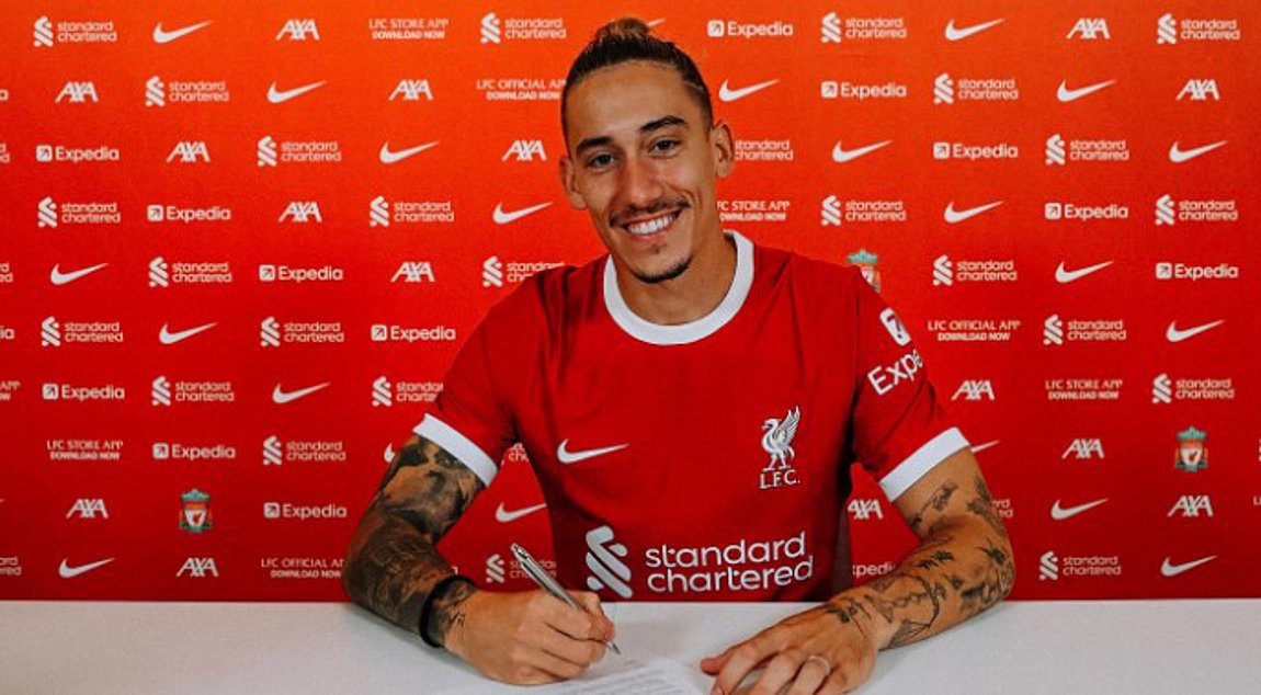 Επίσημο: Ο Τσιμίκας ανανέωσε με τη Λίβερπουλ