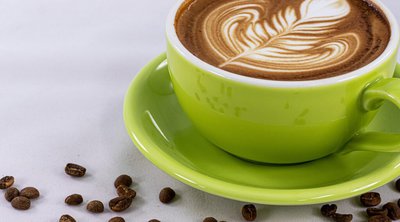Τι θα συμβεί εάν βάλετε το κατακάθι του καφέ σε κέικ – Νέα μελέτη