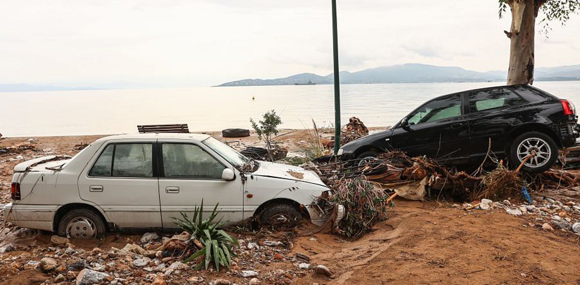 Μεγάλες καταστροφές σε Θεσσαλία και Βόρεια Εύβοια από το πέρασμα της κακοκαιρίας «Elias» - Βουτηγμένος στη λάσπη ο Βόλος - BINTEO