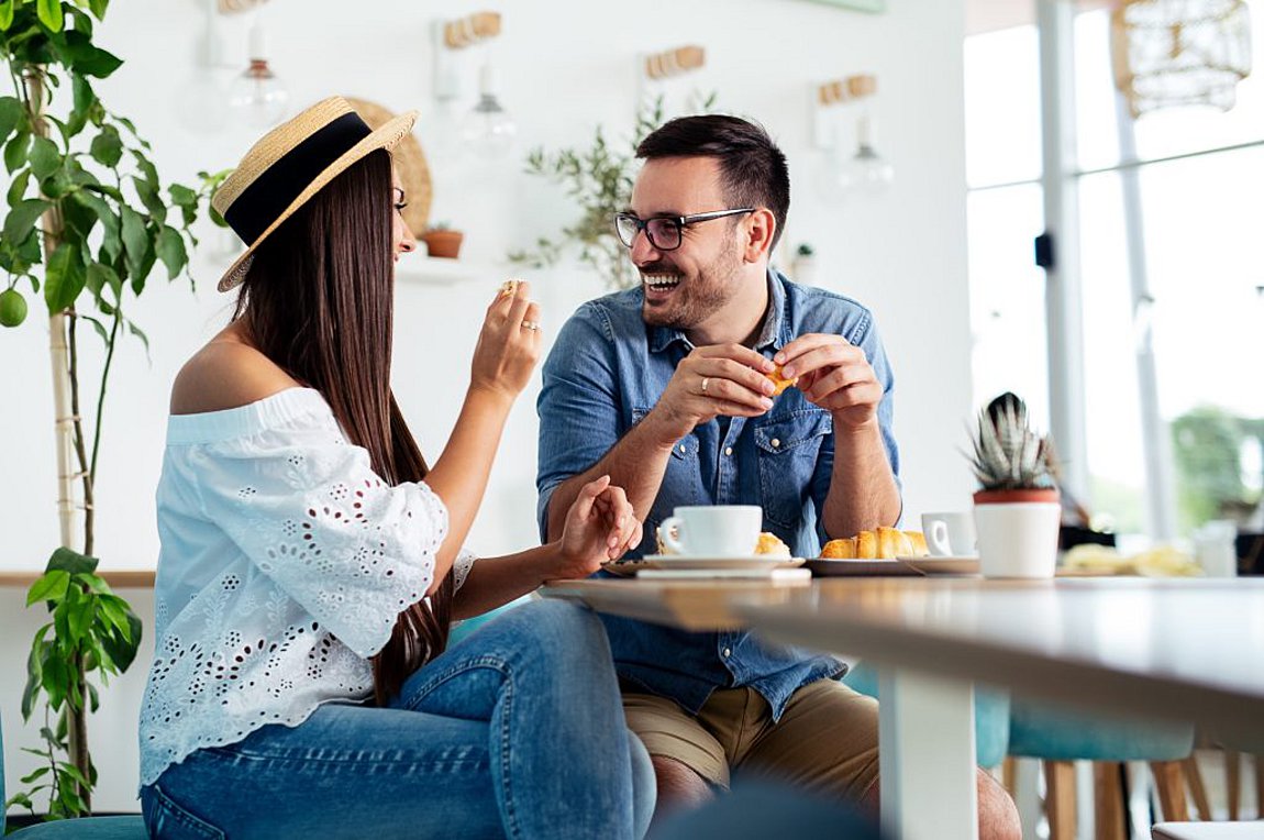Ραντεβού: Νευροεπιστήμονας αποκαλύπτει το τέλειο κόλπο για να σας ερωτευτούν